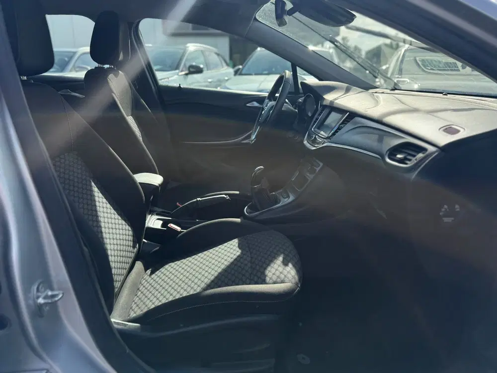 Opel Astra 1.2 Business Edition uit 2021, foto 10
