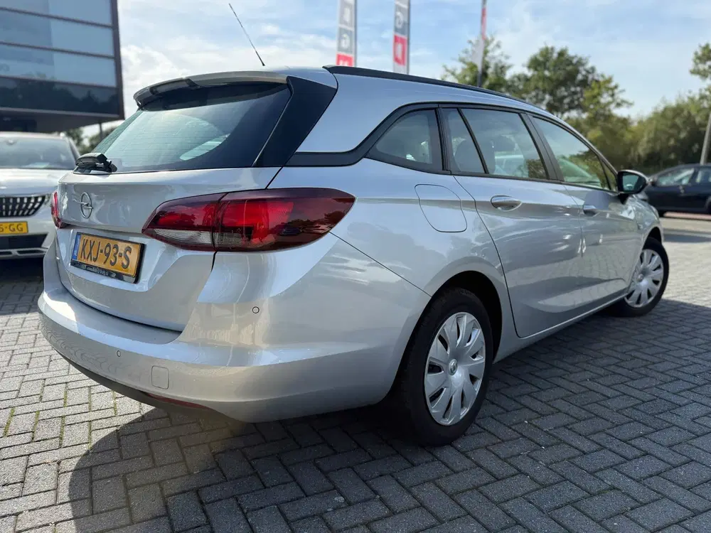 Opel Astra 1.2 Business Edition uit 2021, foto 7