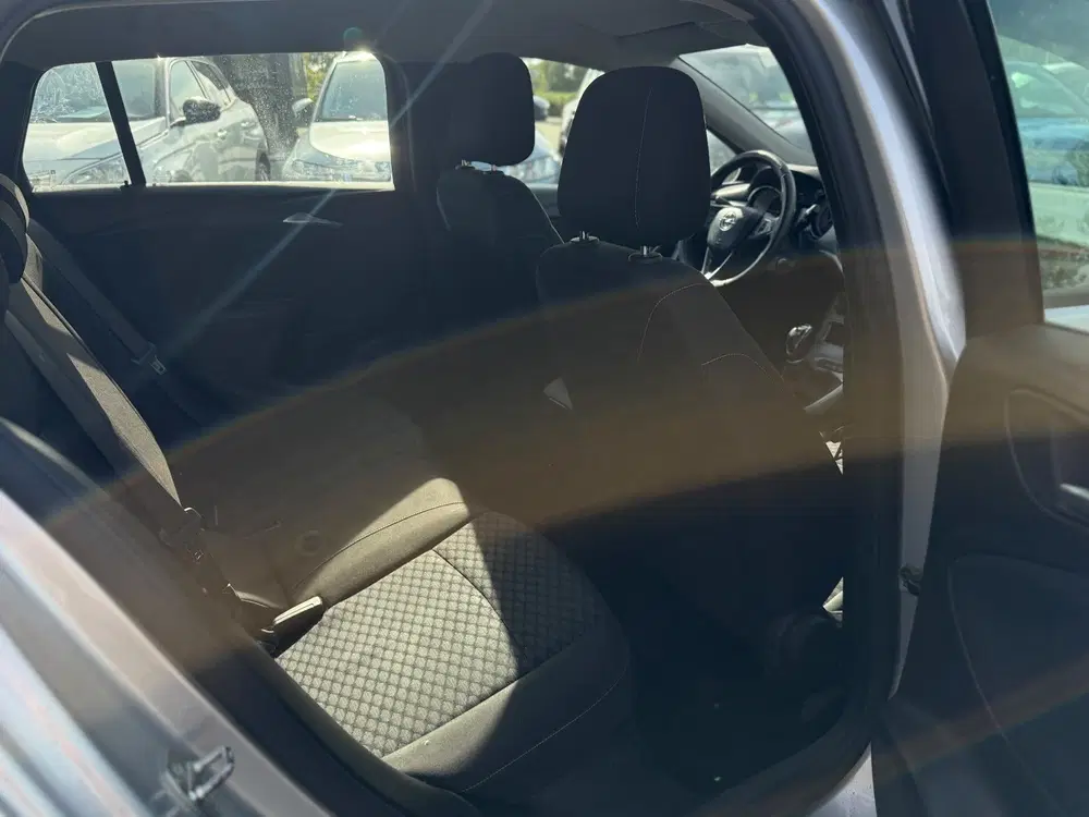 Opel Astra 1.2 Business Edition uit 2021, foto 8