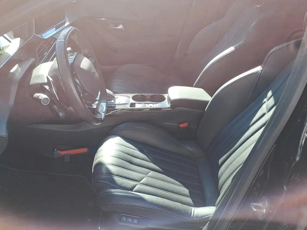 Peugeot 208 1.2 PureTech GT uit 2022, foto 13