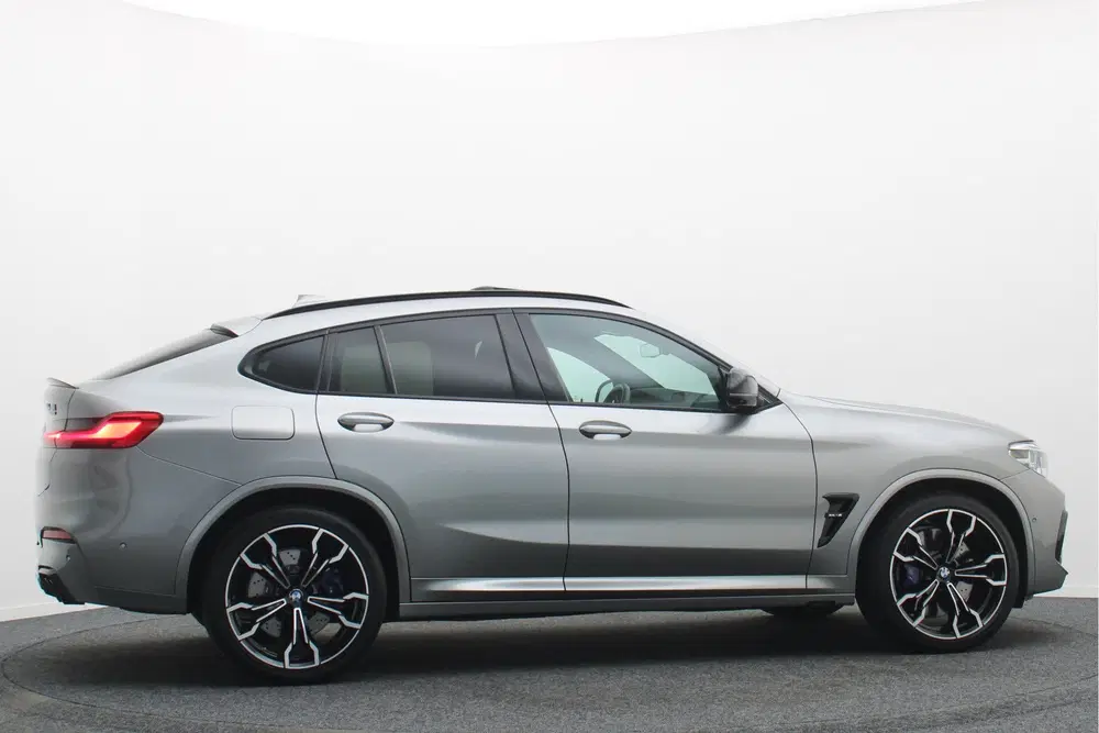 BMW X4 M Competition Panoramadak uit 2020, foto 8