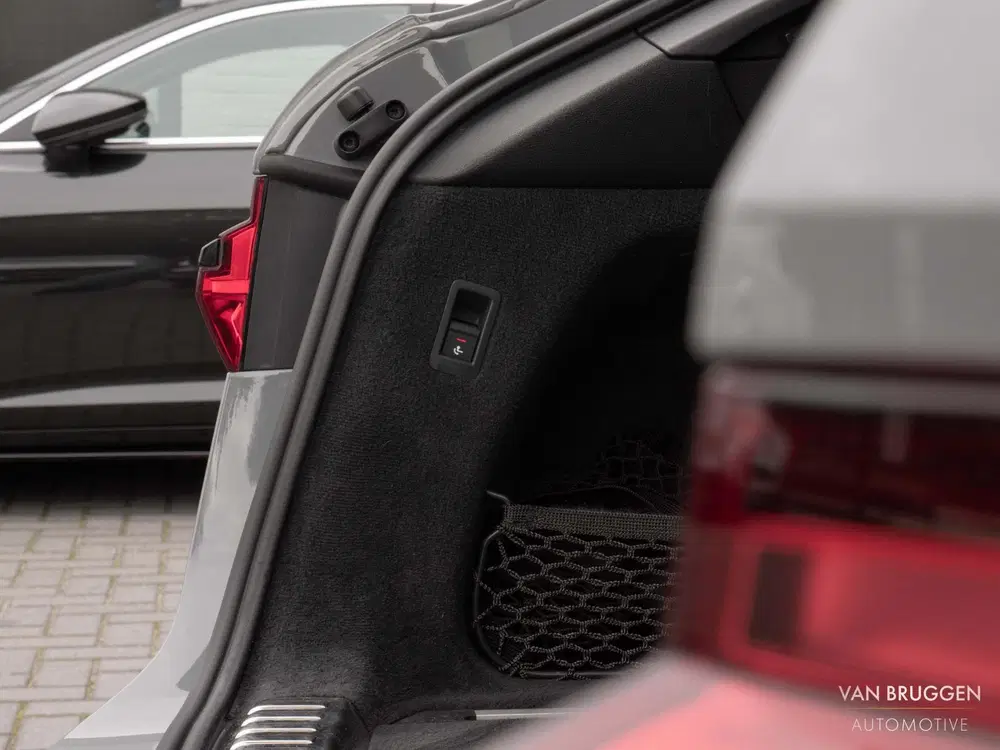Audi A6 S6 Avant TDI quattro Pano 4WS Trekhaak 360 uit 2020, foto 10