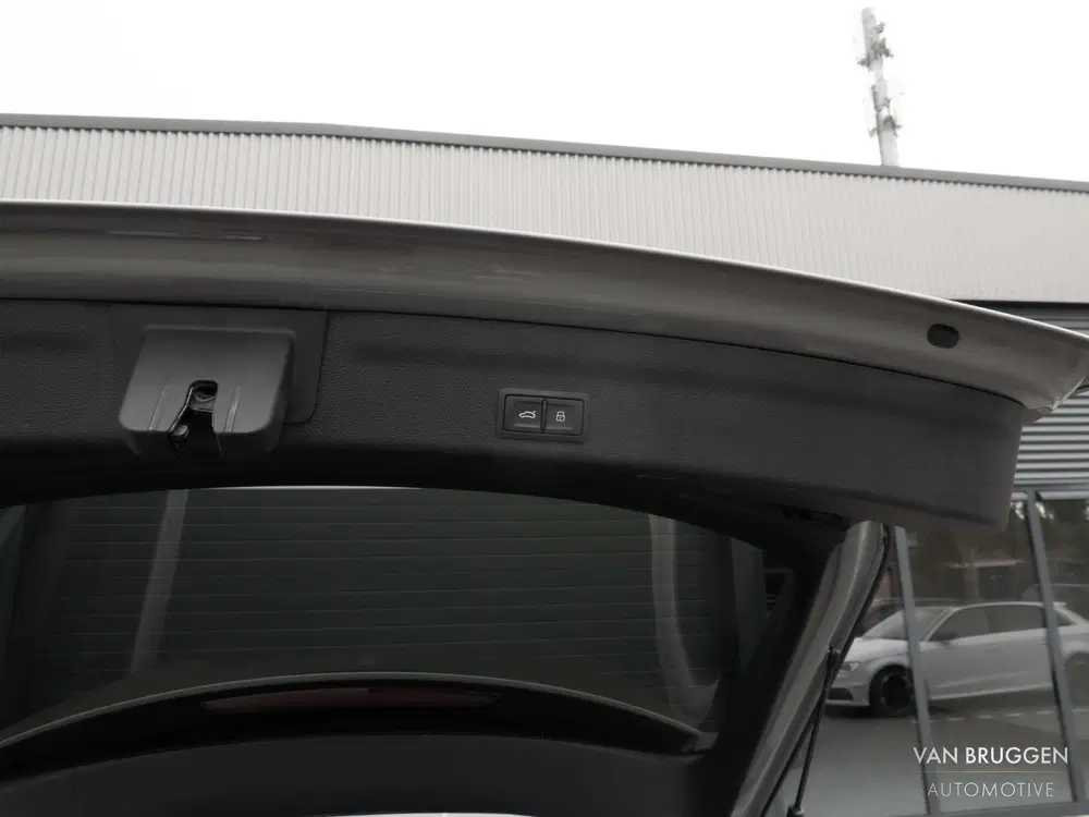 Audi A6 S6 Avant TDI quattro Pano 4WS Trekhaak 360 uit 2020, foto 11