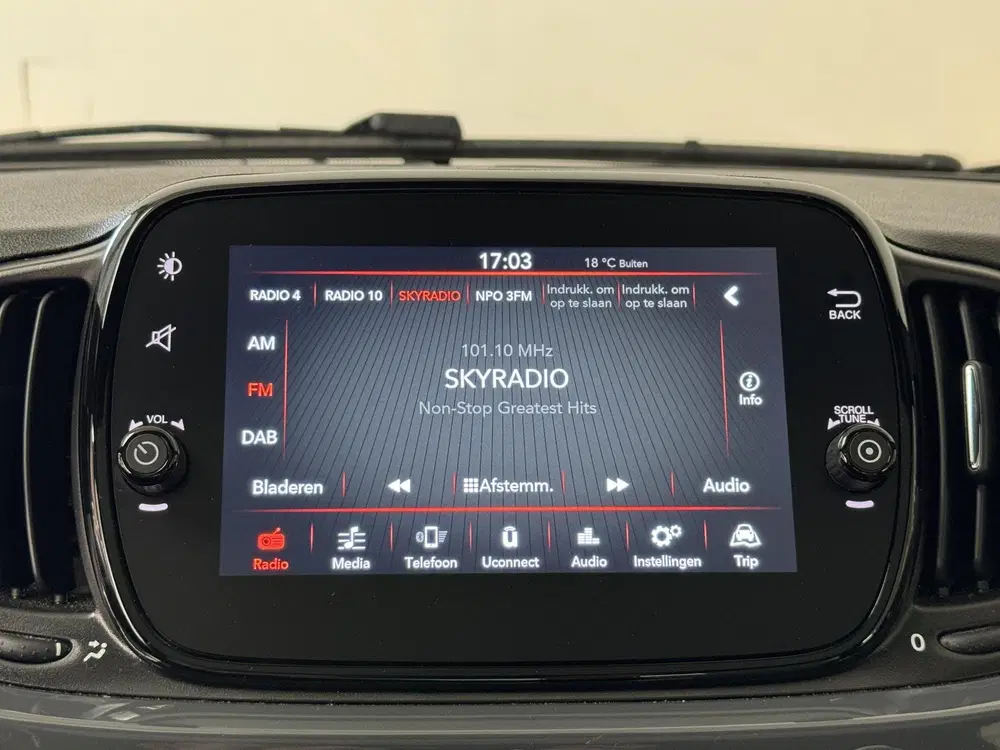 Fiat 500 1.0 Hybrid Dolcevita uit 2022, foto 11