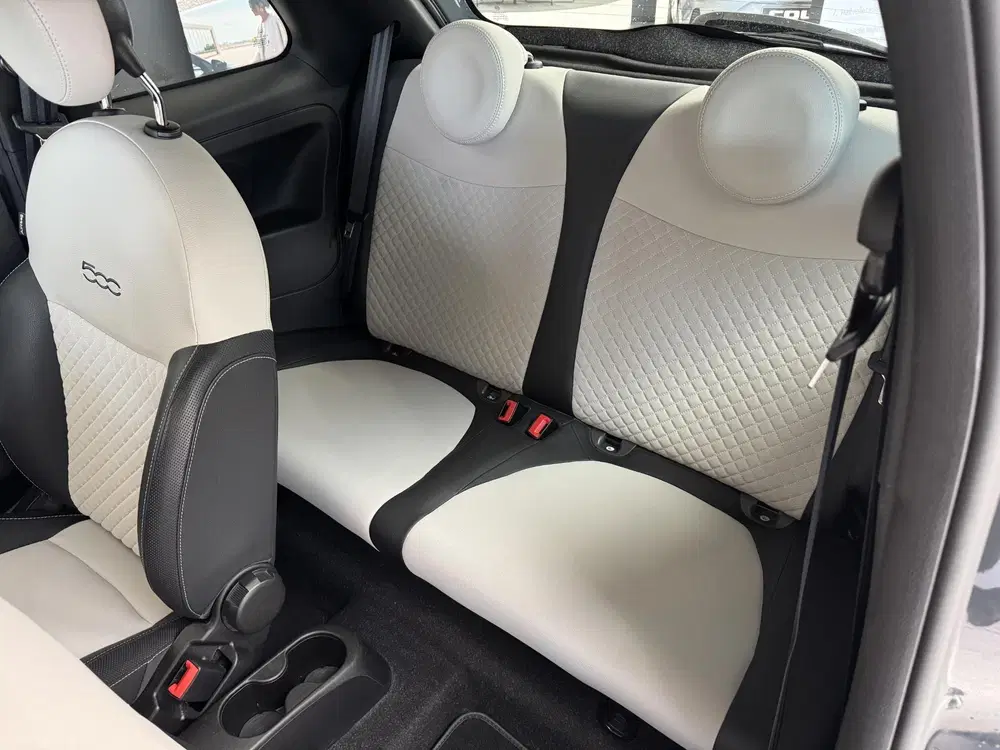 Fiat 500 1.0 Hybrid Dolcevita uit 2022, foto 8