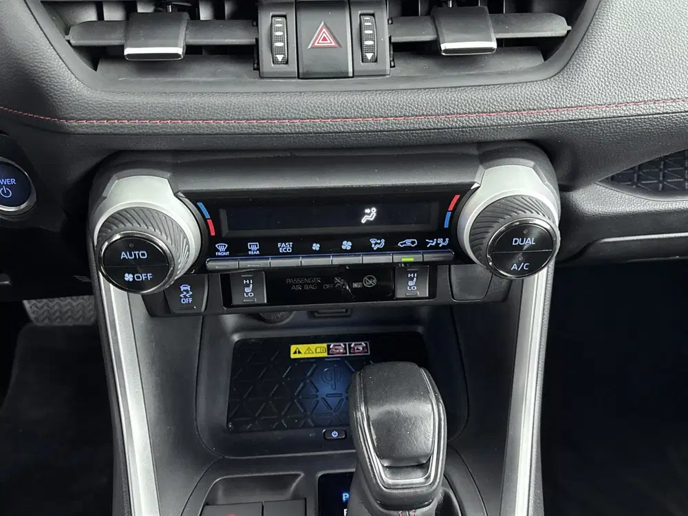 Toyota RAV 4 2.5 Plug-in Hybrid AWD Dynamic Stoel uit 2022, foto 8