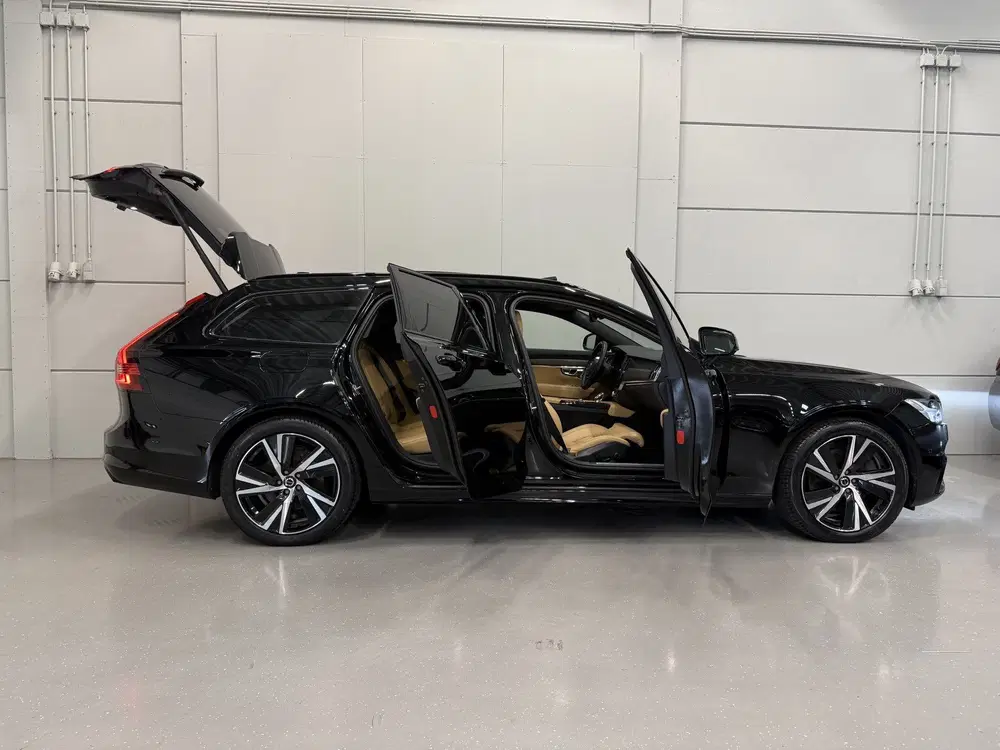 Volvo V90 T8 AWD Ultimate Dark Long Range 455PK PANO uit 2022, foto 11