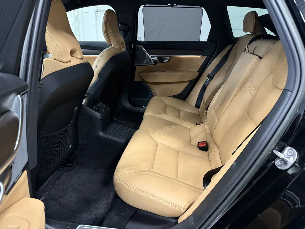 Volvo V90 T8 AWD Ultimate Dark Long Range 455PK PANO uit 2022, foto 14