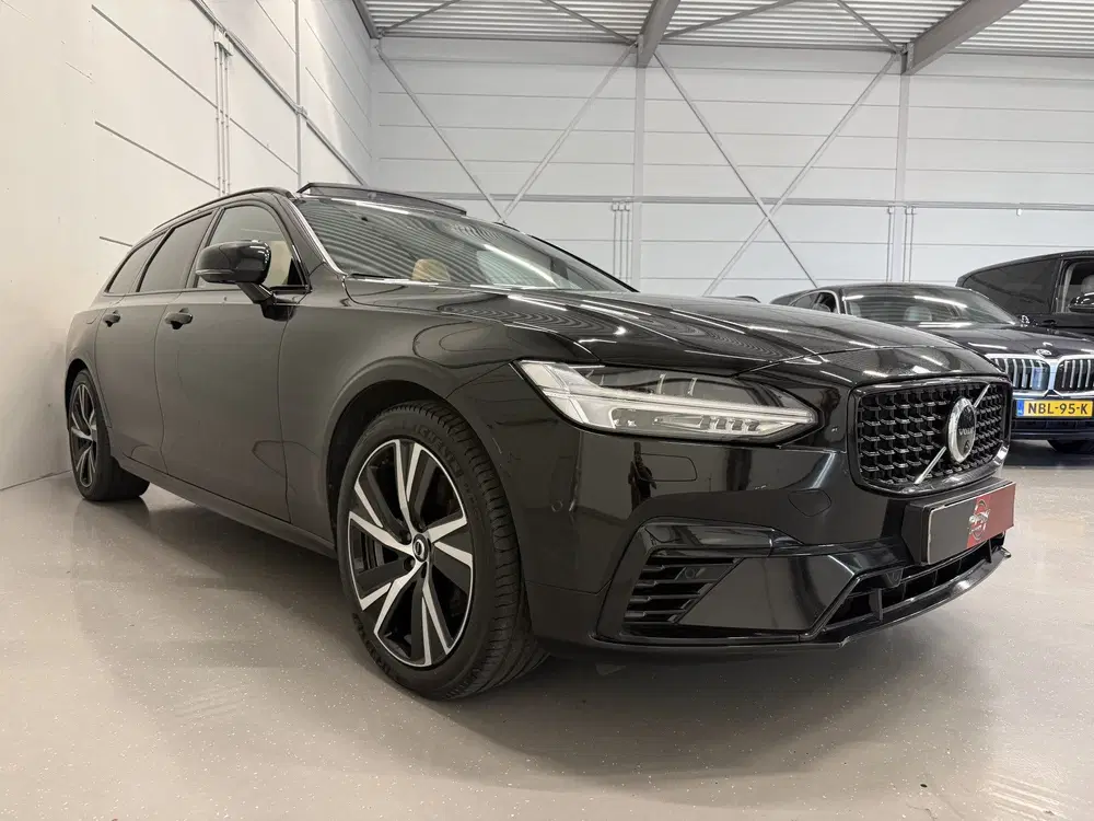 Volvo V90 T8 AWD Ultimate Dark Long Range 455PK PANO uit 2022, foto 6