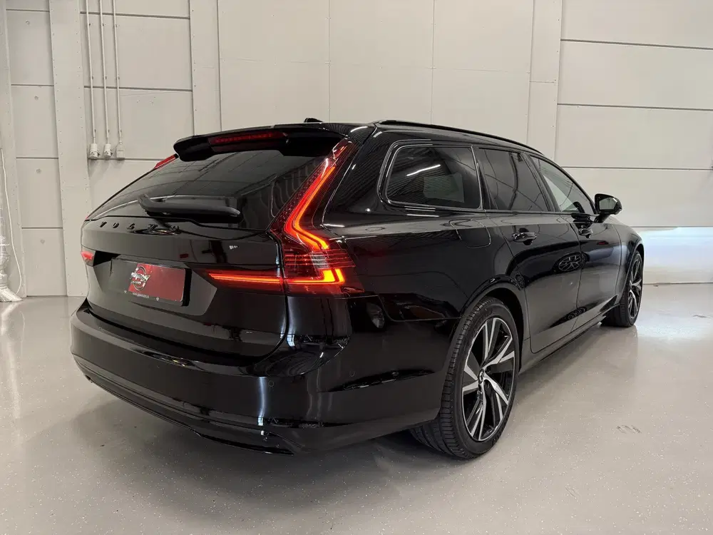 Volvo V90 T8 AWD Ultimate Dark Long Range 455PK PANO uit 2022, foto 8