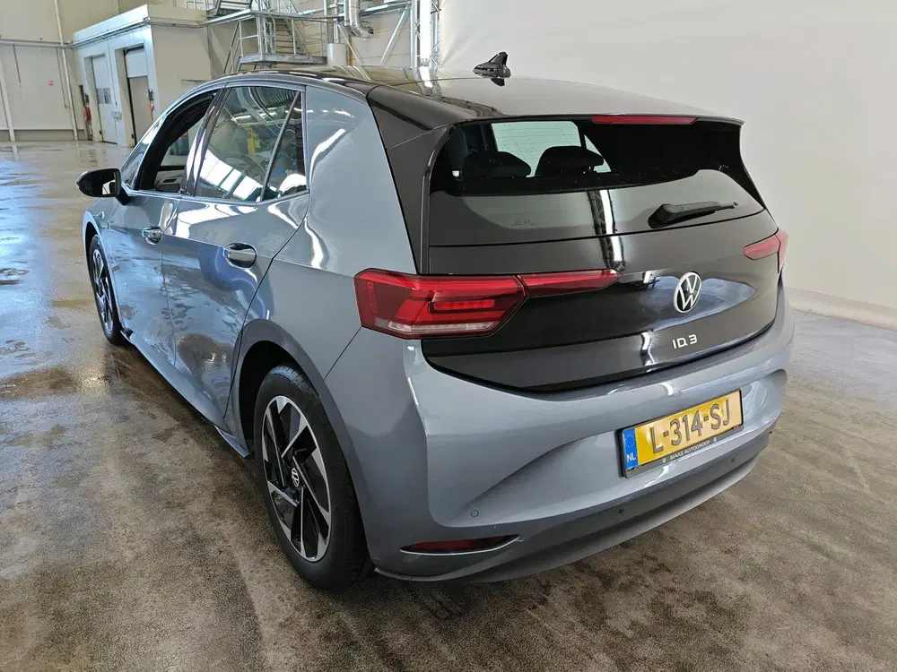 Volkswagen ID.3 58 kWh 204pk Life uit 2020, foto 2
