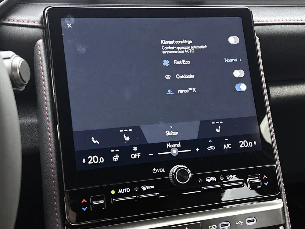 Lexus LBX Emotion + Advanced Pack uit 2025, foto 11
