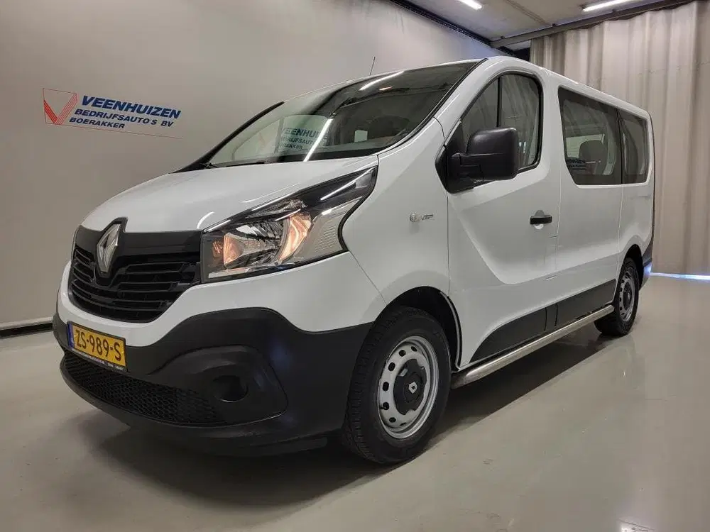 Renault Trafic 1.6dCi 8-Personenbus uit 2019, foto 2
