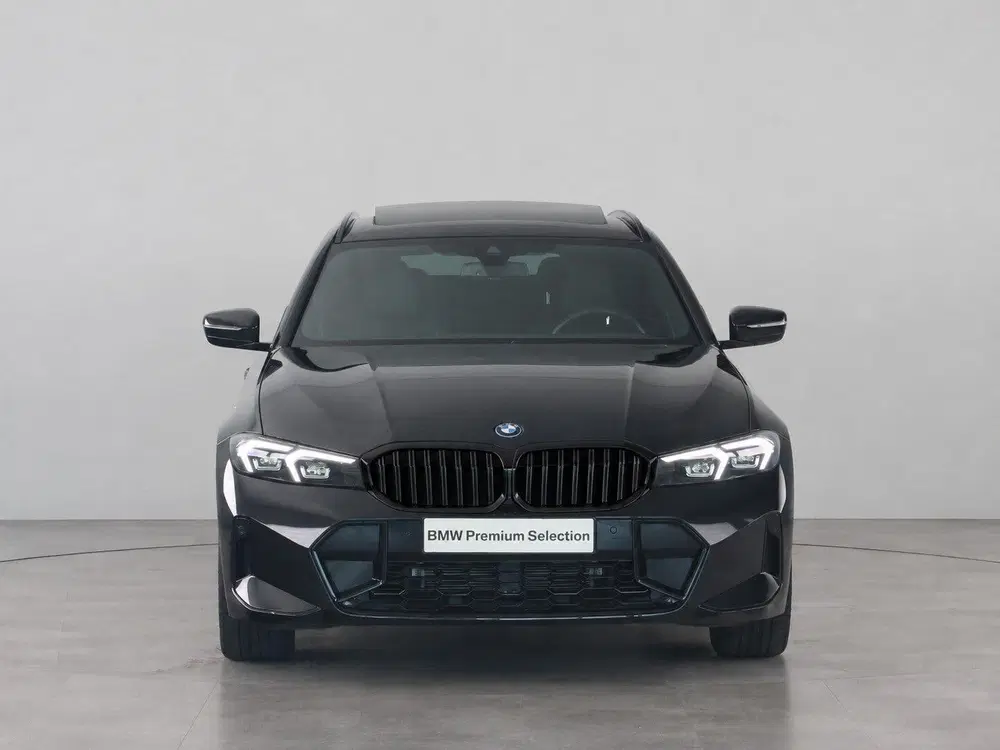 BMW 3-serie 330e Touring M-Sport uit 2025, foto 5