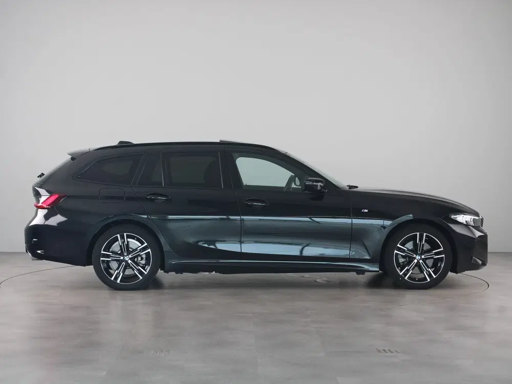 BMW 3-serie 330e Touring M-Sport uit 2025, foto 8
