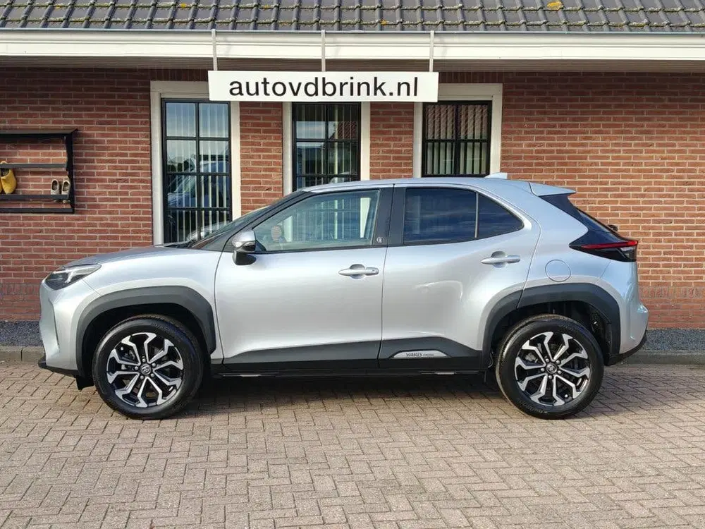 Toyota Yaris Cross 1.5 Hybrid First Ed. uit 2021, foto 2