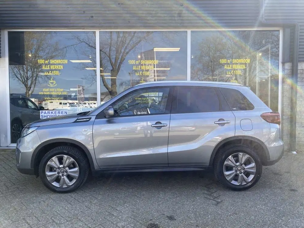 Suzuki Vitara 1.4 Boosterjet Select Smart Hybrid Camera uit 2021, foto 2