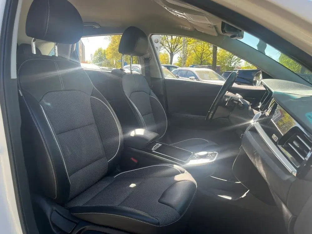 Kia Niro DynamicLine 64 kWh uit 2020, foto 8