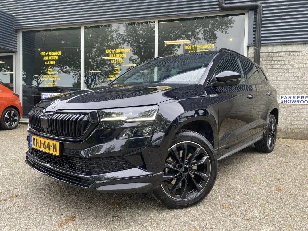Skoda Karoq 1.5 TSI Sportline Business LEDER uit 2022