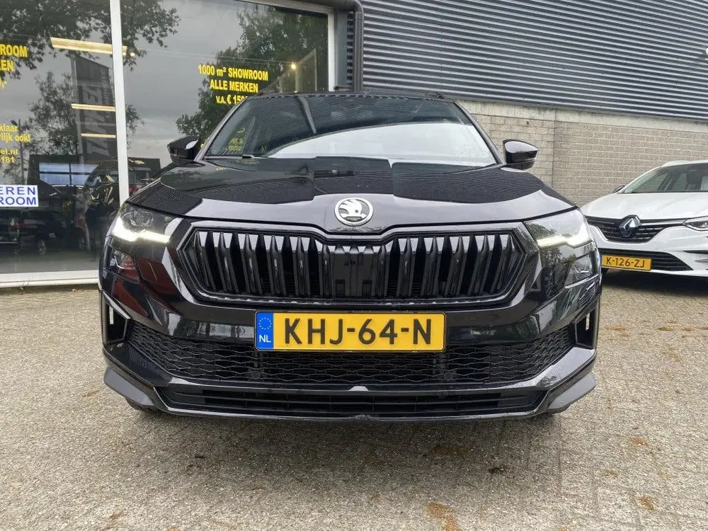 Skoda Karoq 1.5 TSI Sportline Business LEDER uit 2022, foto 2
