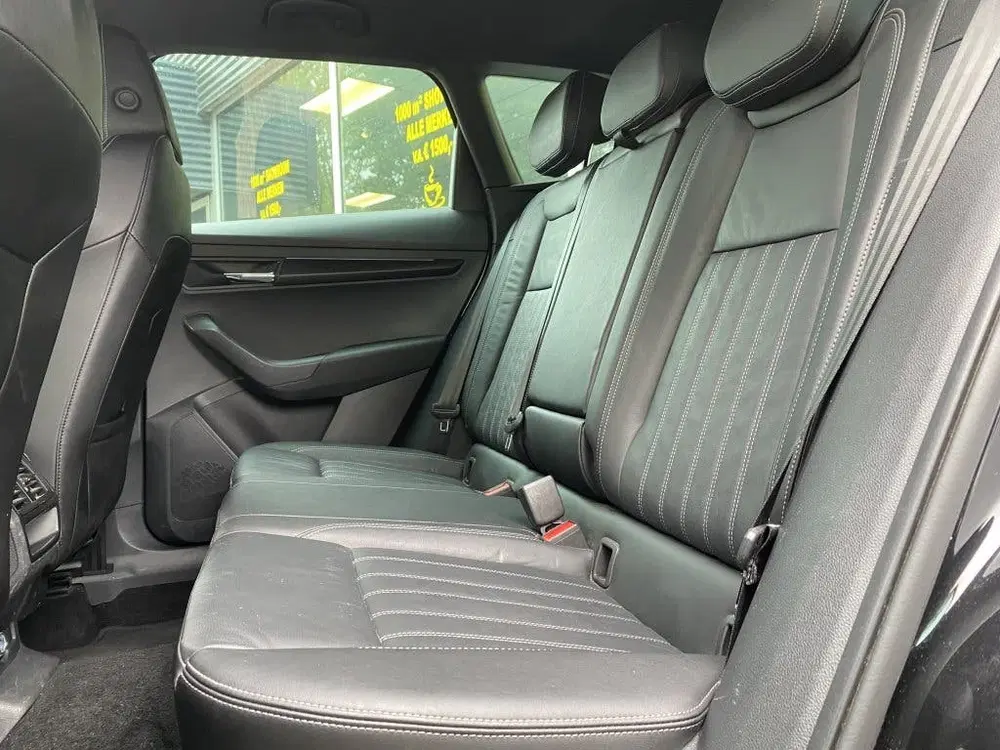 Skoda Karoq 1.5 TSI Sportline Business LEDER uit 2022, foto 9