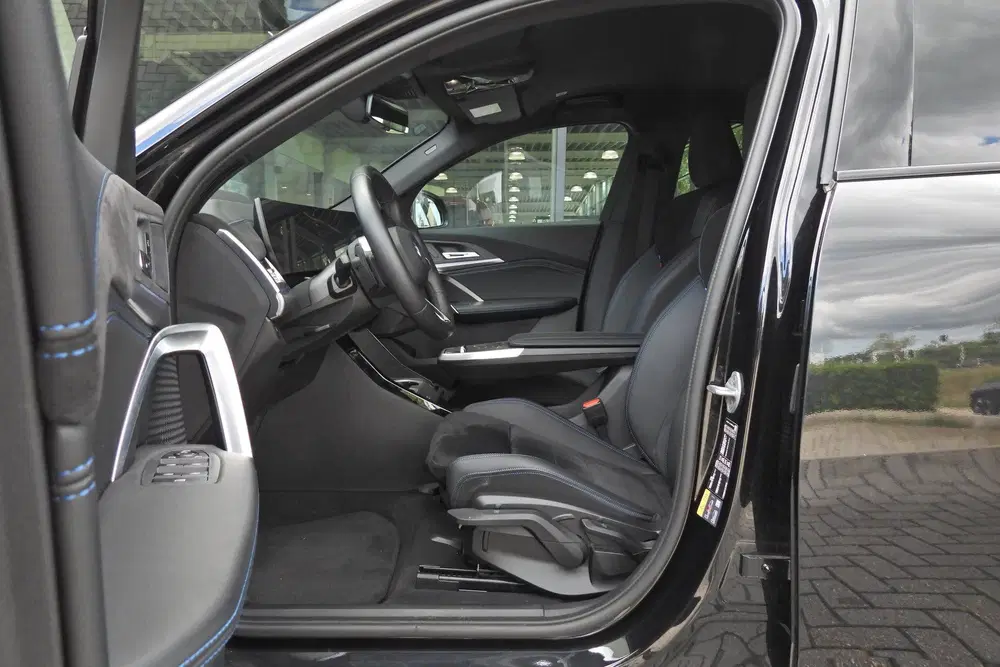 BMW iX2 xDrive30 M Sport uit 2025, foto 14