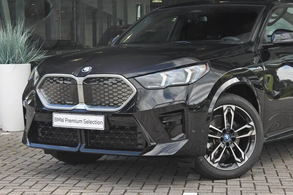 BMW iX2 xDrive30 M Sport uit 2025, foto 2