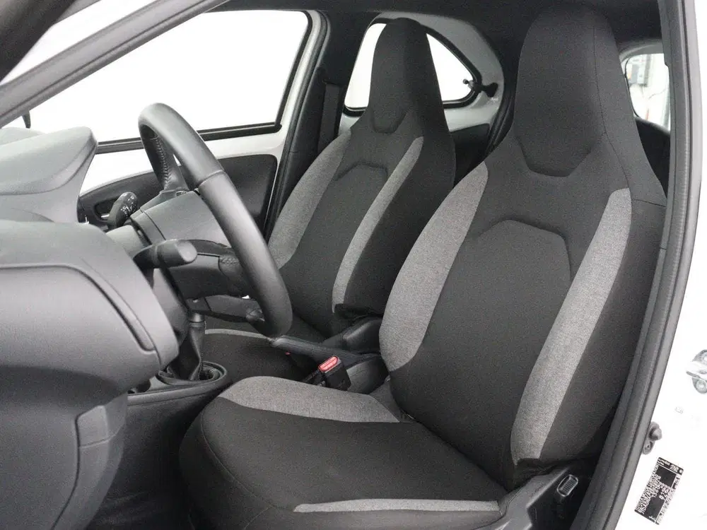 Toyota Aygo X 1.0 VVT-i MT Play uit 2025, foto 6
