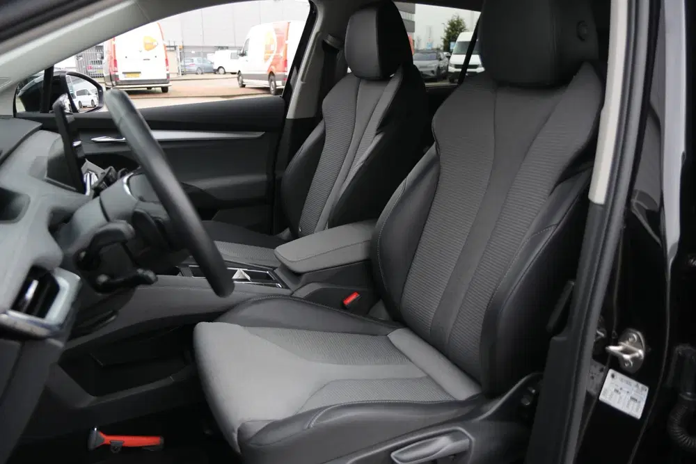 Skoda Enyaq 60 180pk Business Edition Plus uit 2023, foto 4