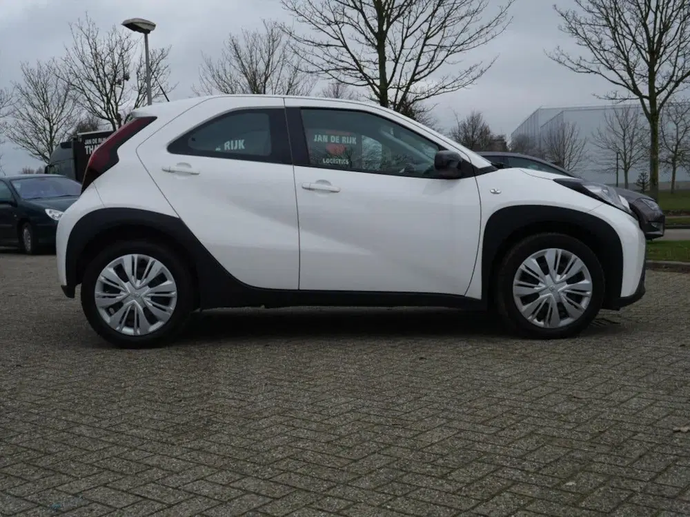 Toyota Aygo X 1.0 VVT-i MT Play uit 2022, foto 13