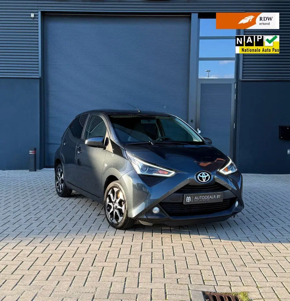 Toyota Aygo 1.0 VVT-i X-Joy Automaat uit 2020