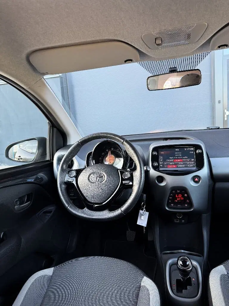 Toyota Aygo 1.0 VVT-i X-Joy Automaat uit 2020, foto 15