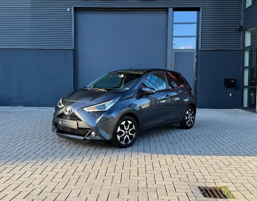 Toyota Aygo 1.0 VVT-i X-Joy Automaat uit 2020, foto 3