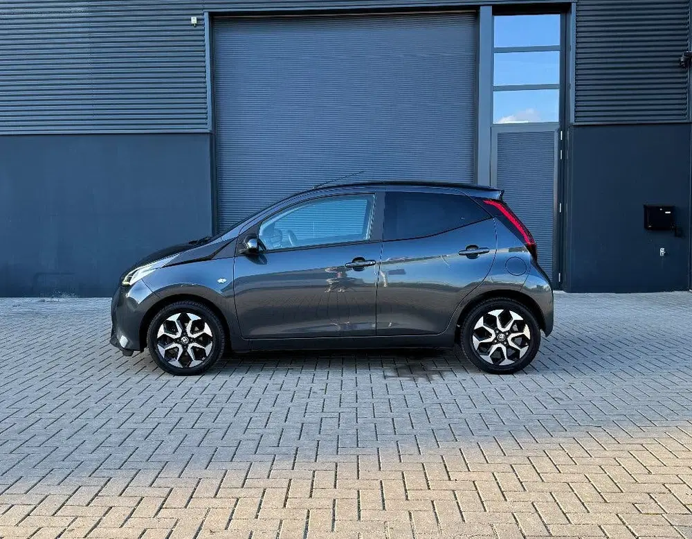 Toyota Aygo 1.0 VVT-i X-Joy Automaat uit 2020, foto 4