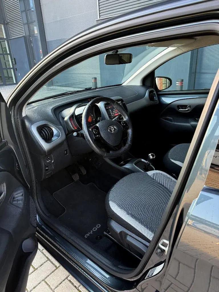 Toyota Aygo 1.0 VVT-i X-Joy Automaat uit 2020, foto 7