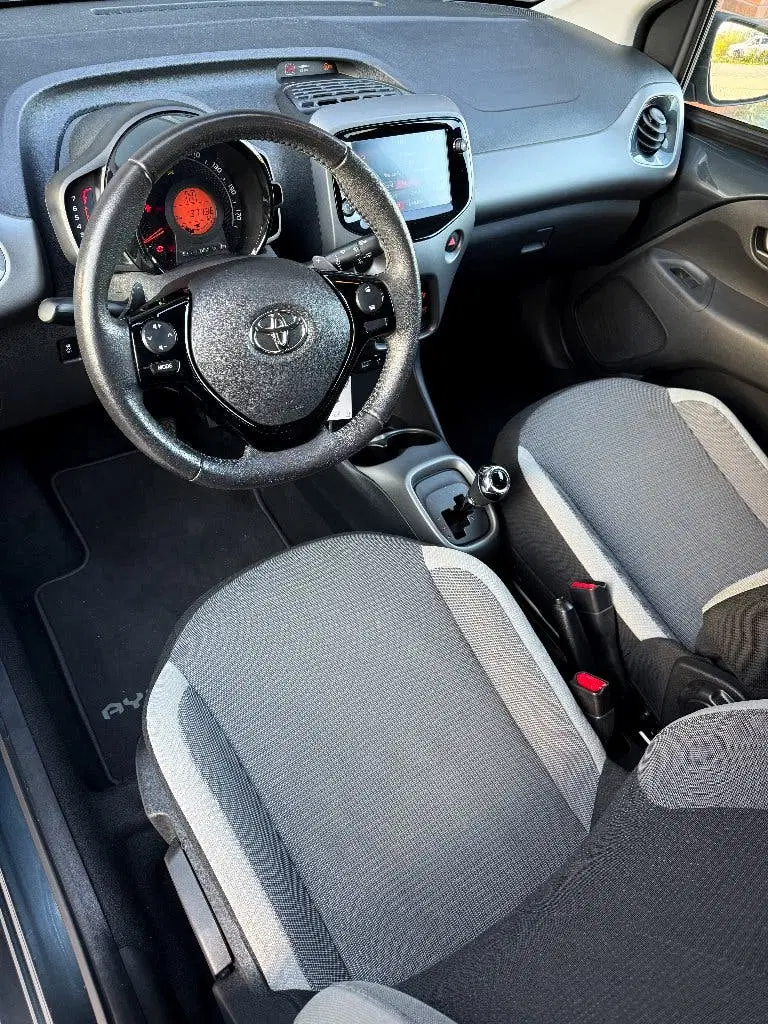 Toyota Aygo 1.0 VVT-i X-Joy Automaat uit 2020, foto 8