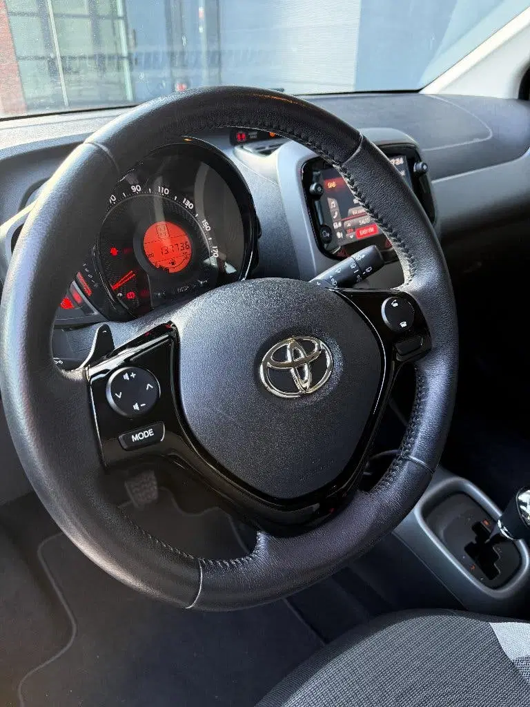 Toyota Aygo 1.0 VVT-i X-Joy Automaat uit 2020, foto 9