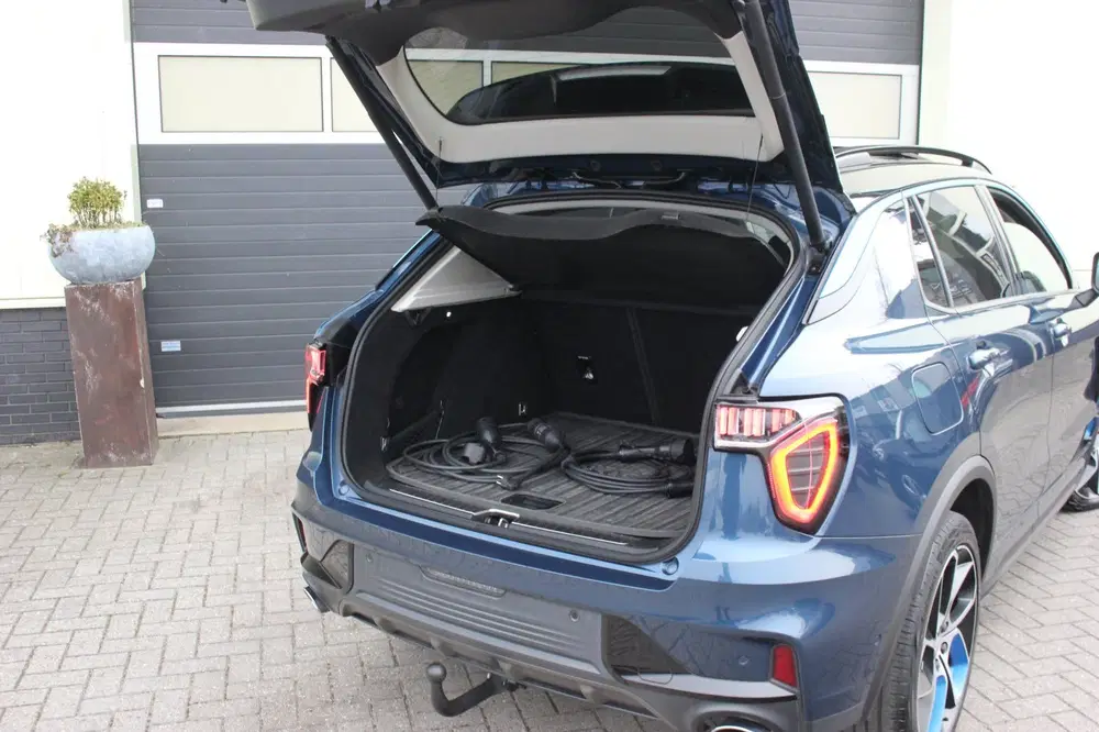 Lynk & Co 01 1.5 PHEV Plug-in hybrid uit 2024, foto 9