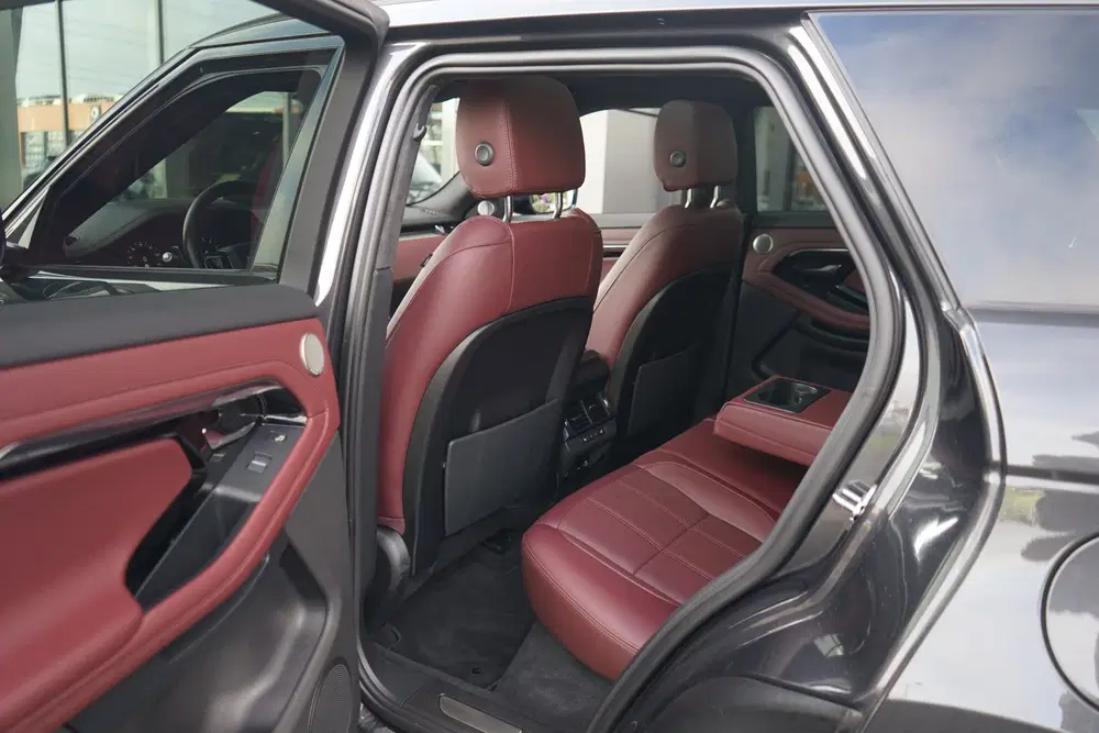 Land Rover Range Rover Evoque P300e AWD Autobiography uit 2022, foto 5