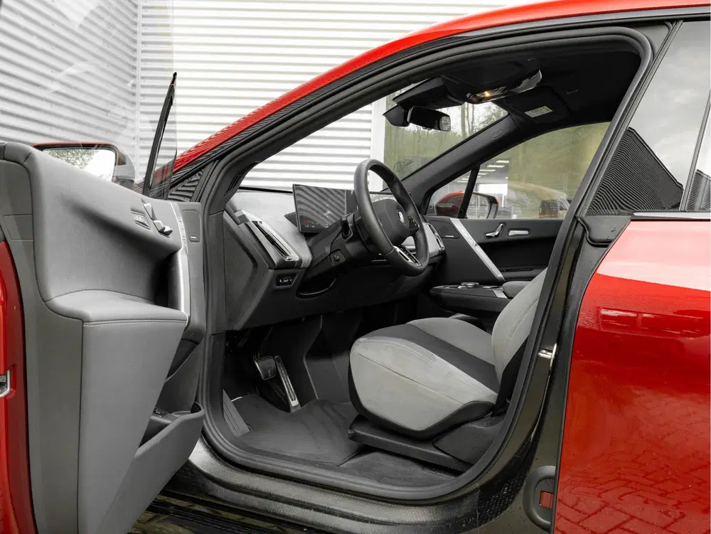 BMW iX xDrive60 112kWh uit 2025, foto 15