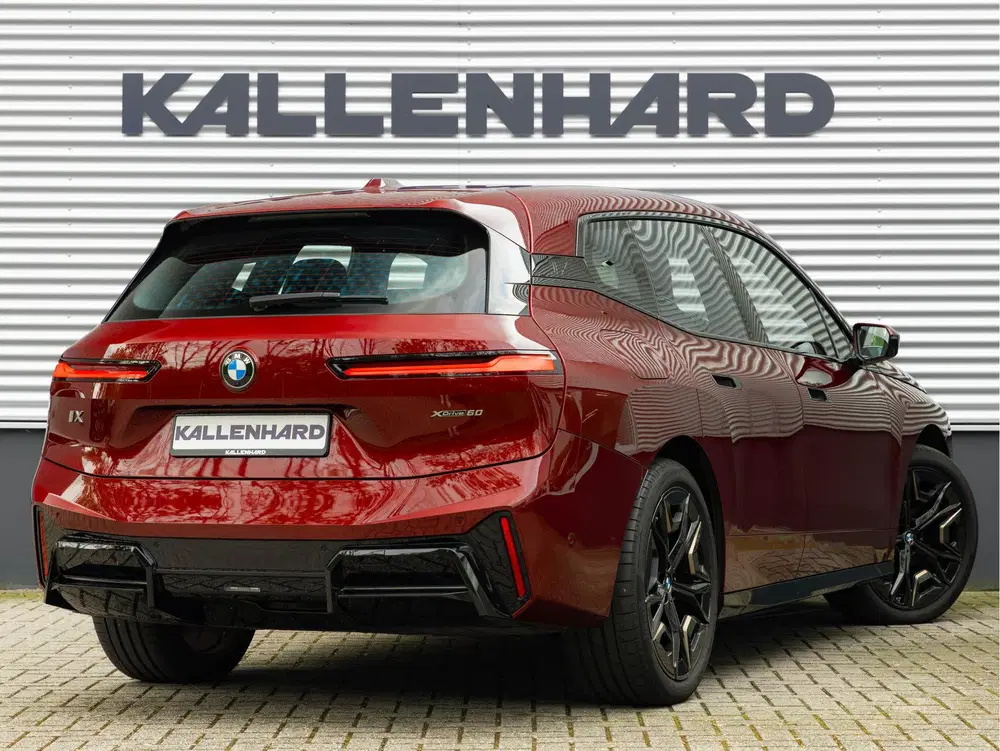 BMW iX xDrive60 112kWh uit 2025, foto 3