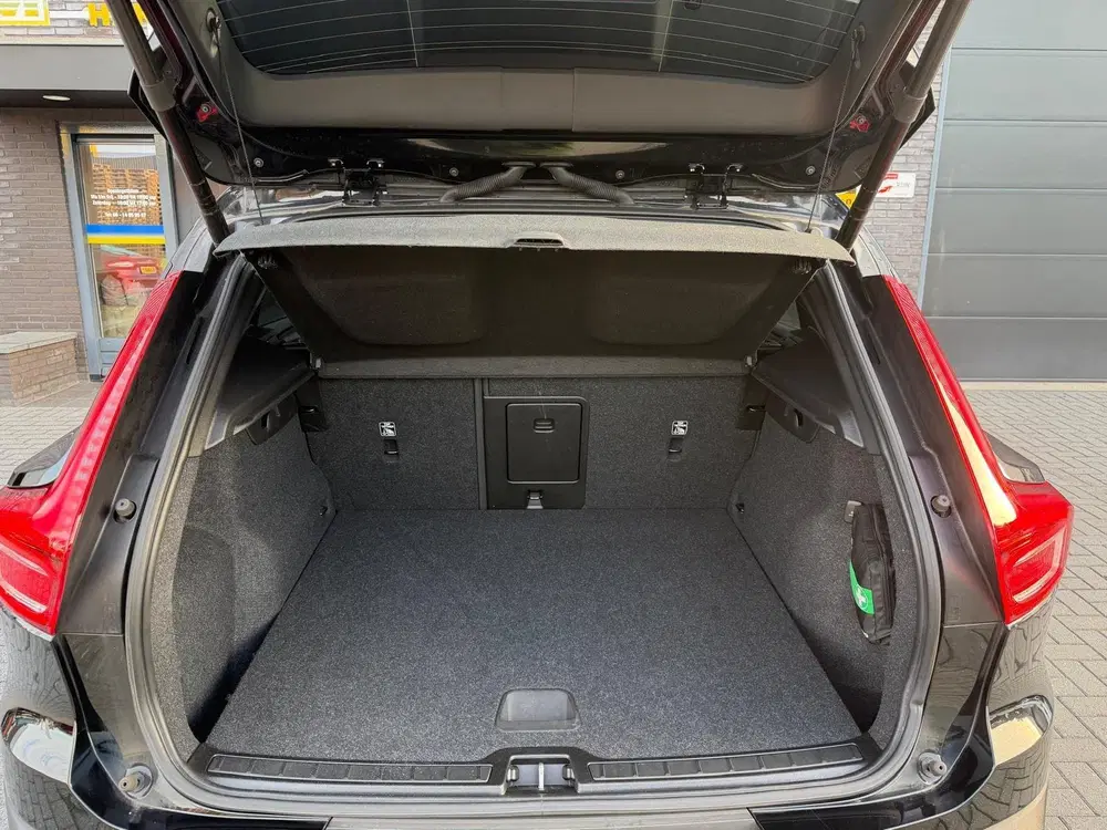 Volvo XC40 1.5 T2 R-Design uit 2021, foto 10