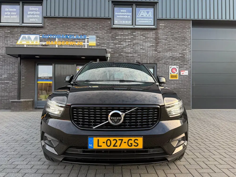 Volvo XC40 1.5 T2 R-Design uit 2021, foto 2