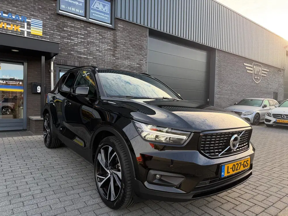 Volvo XC40 1.5 T2 R-Design uit 2021, foto 3