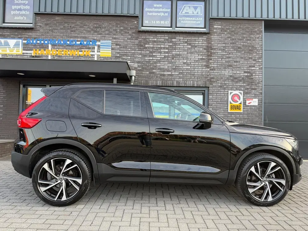 Volvo XC40 1.5 T2 R-Design uit 2021, foto 4