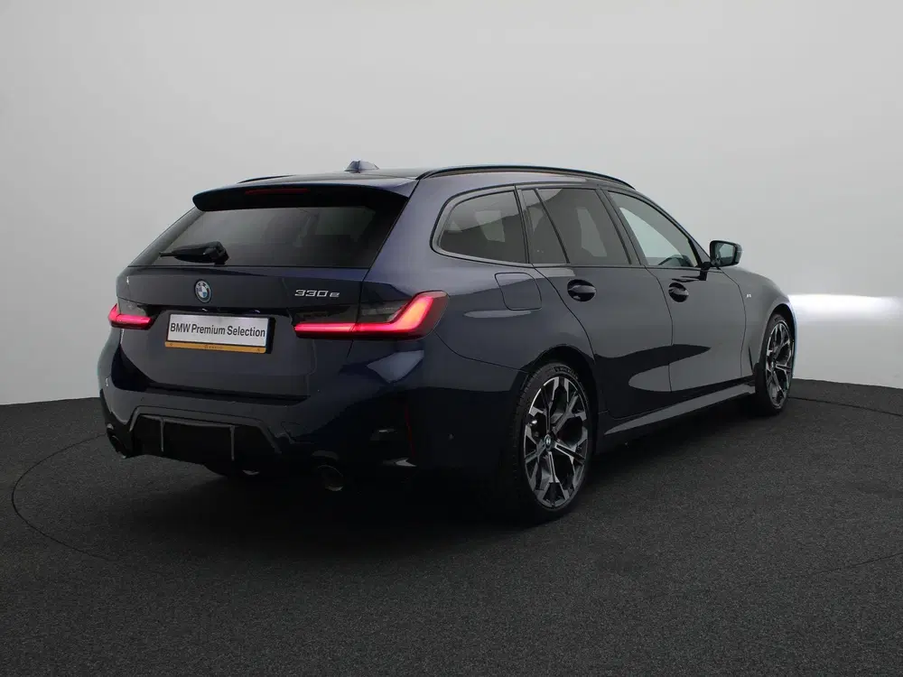 BMW 3-serie Touring 330e M Sportpakket Pro uit 2026, foto 2