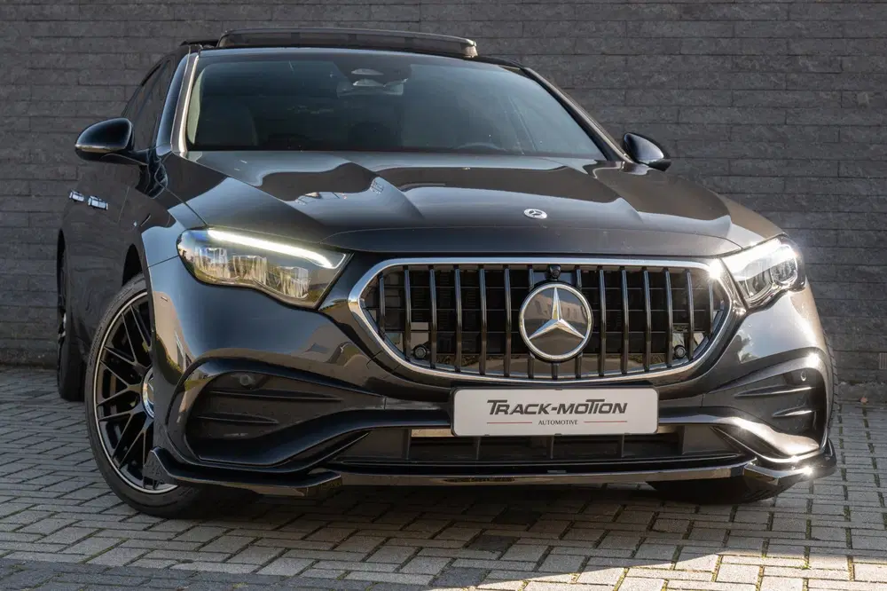 Mercedes-Benz E-Klasse 300 e AMG Line Panoramadak uit 2024, foto 6