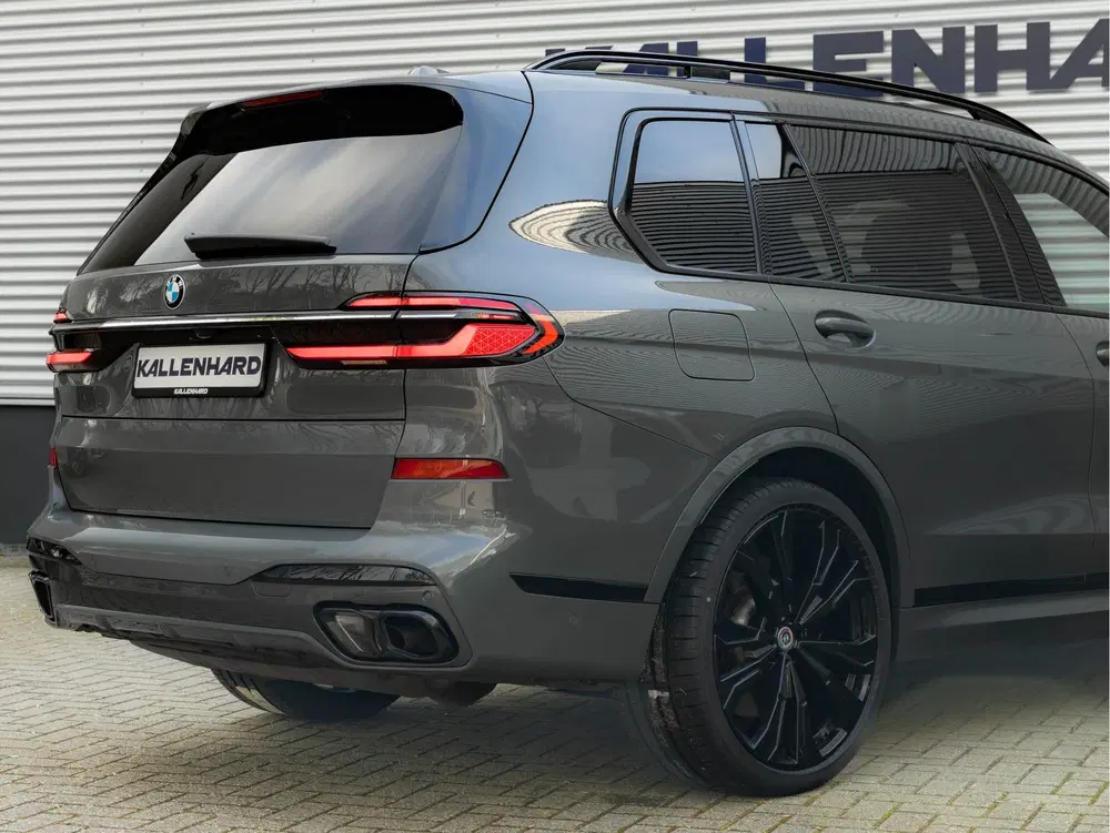 BMW X7 M60i uit 2023, foto 10