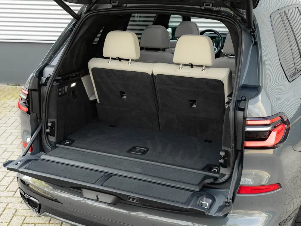 BMW X7 M60i uit 2023, foto 11