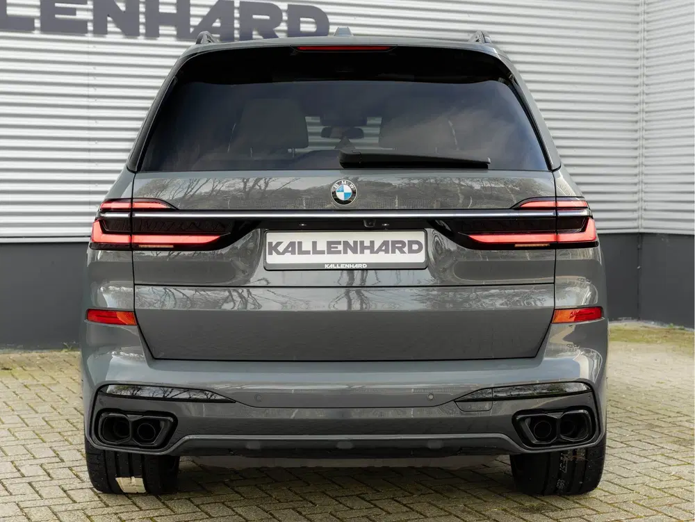 BMW X7 M60i uit 2023, foto 6